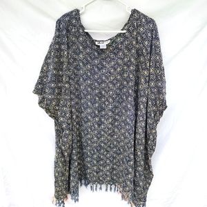 WeBeBop Tunic Navy & Cream colored scoop neck,Rayon one size